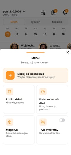 Menu kalendarza na telefonie z akcjami Dodaj do kalendarza, Rozlicz dzień i Tryb dyskretny.