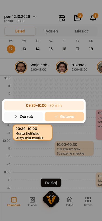 Przytrzymana wizyta Marty Zielińskiej z uchwytami zmiany czasu i paskiem „Gotowe”.