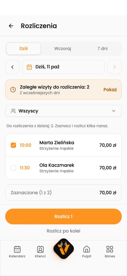 Lista dwóch fikcyjnych wizyt z jedną zaznaczoną i przyciskiem „Rozlicz 1”.