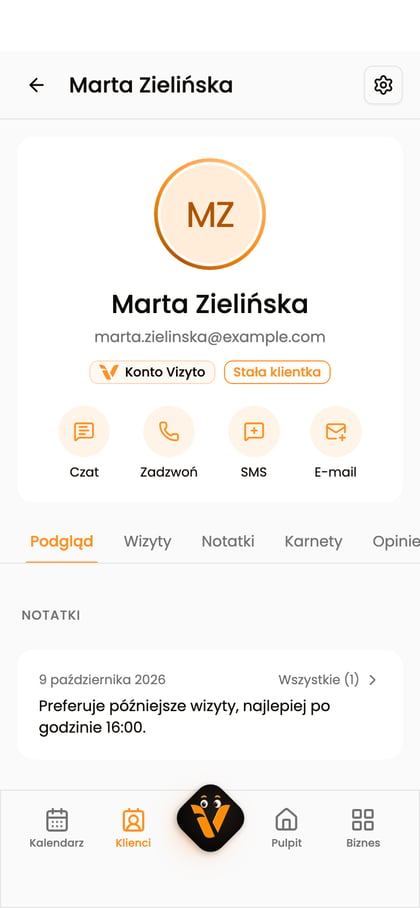 Profil klientki Marty Zielińskiej z przyciskiem „Czat” wśród głównych działań.