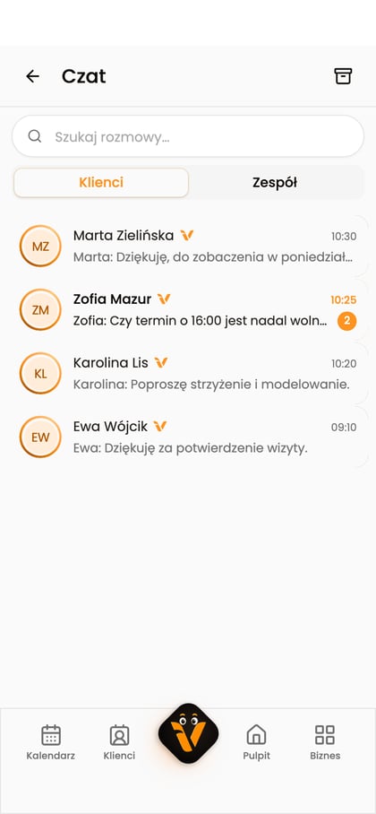 Zakładka „Klienci” w czacie z czterema rozmowami i jedną nieprzeczytaną.