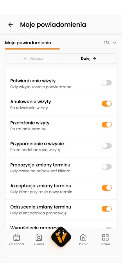 Rozwinięte typy powiadomień z ustawieniami „Potwierdzenie wizyty”, „Anulowanie wizyty” i „Przełożenie wizyty”.