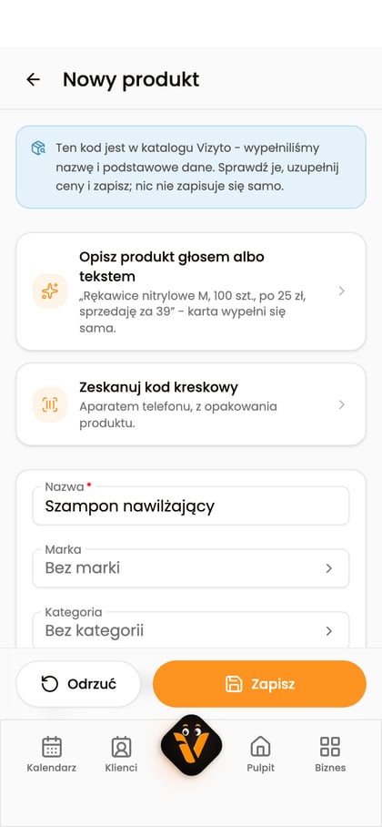 Nowa karta produktu z informacją o podpowiedzi z katalogu Vizyto i nazwą „Szampon nawilżający”.