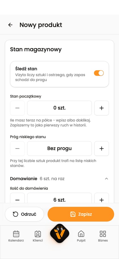 Sekcja „Stan magazynowy” nowego produktu z włączonym śledzeniem i rozwiniętym polem ilości do domówienia.
