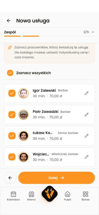 Krok „Zespół” w kreatorze usługi z wyborem sposobu realizacji i wykonawców.