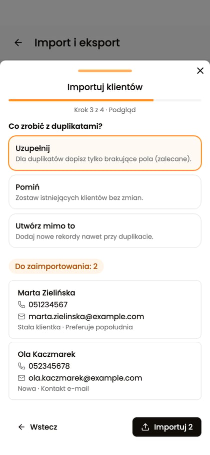Podgląd importu z wyborem sposobu obsługi duplikatów.