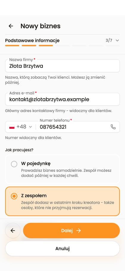 Krok „Podstawowe informacje” z nazwą biznesu, danymi kontaktowymi i sposobem pracy.
