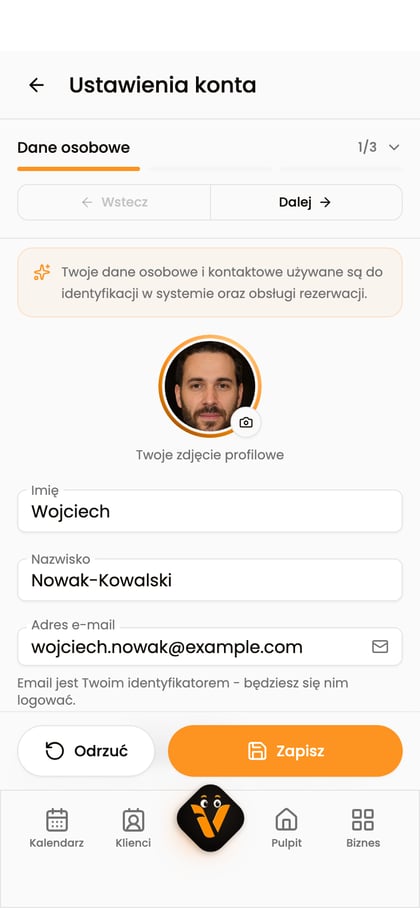 Sekcja „Dane osobowe” z niezapisaną zmianą nazwiska i przyciskiem „Zapisz”.