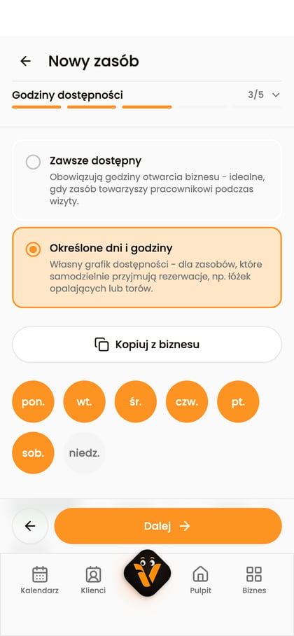 Godziny dostępności zasobu z wybraną opcją „Określone dni i godziny”.