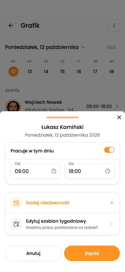 Edycja dnia Łukasza Kamińskiego z godzinami pracy i opcją „Edytuj szablon tygodniowy”.
